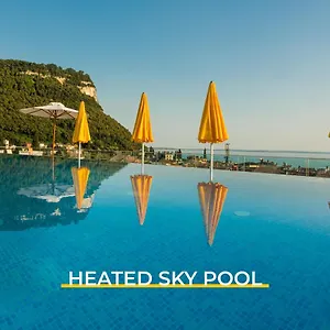 Sky Pool Sole Garda 4*, Garda (Verona) Italien