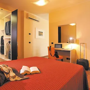 Zodiaco 4*, Modena İtalya